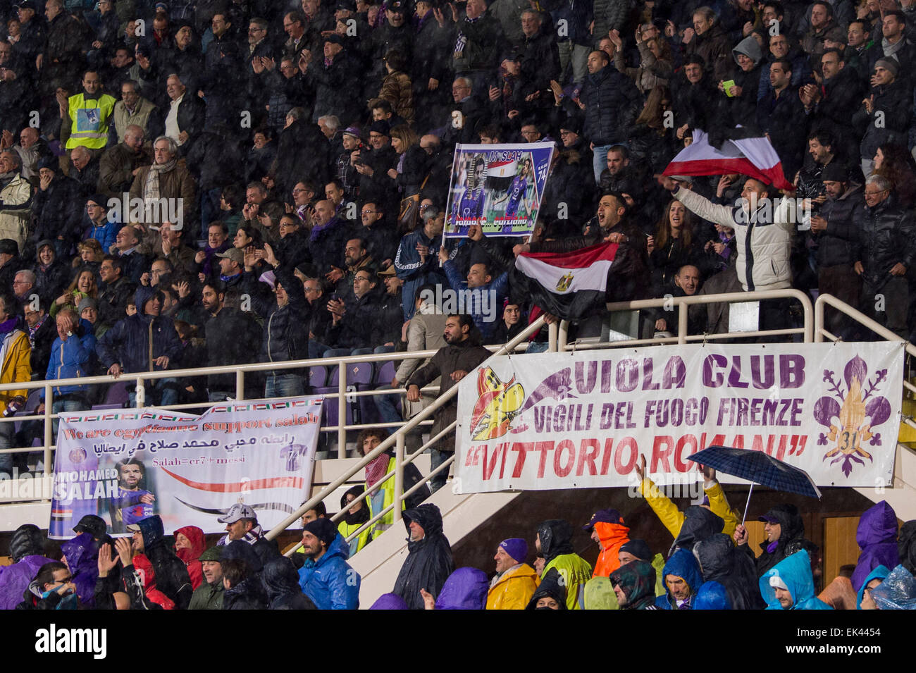 Fans of Fiorentina during the italian soccer Serie A match ACF Fiorentina  vs Hellas Verona FC on March 06, 2022 at the Artemio Franchi stadium in  Florence, Italy (Photo by Valentina Giannettoni/LiveMedia/Sipa