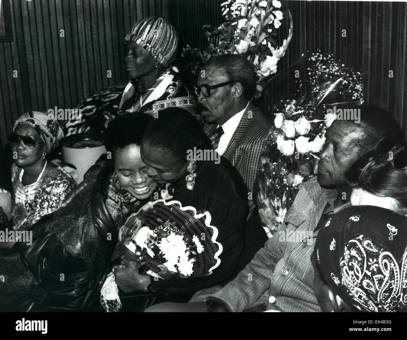 Miriam Makeba, Mama Afrika ,legendary South African jazz singer arrives back and is