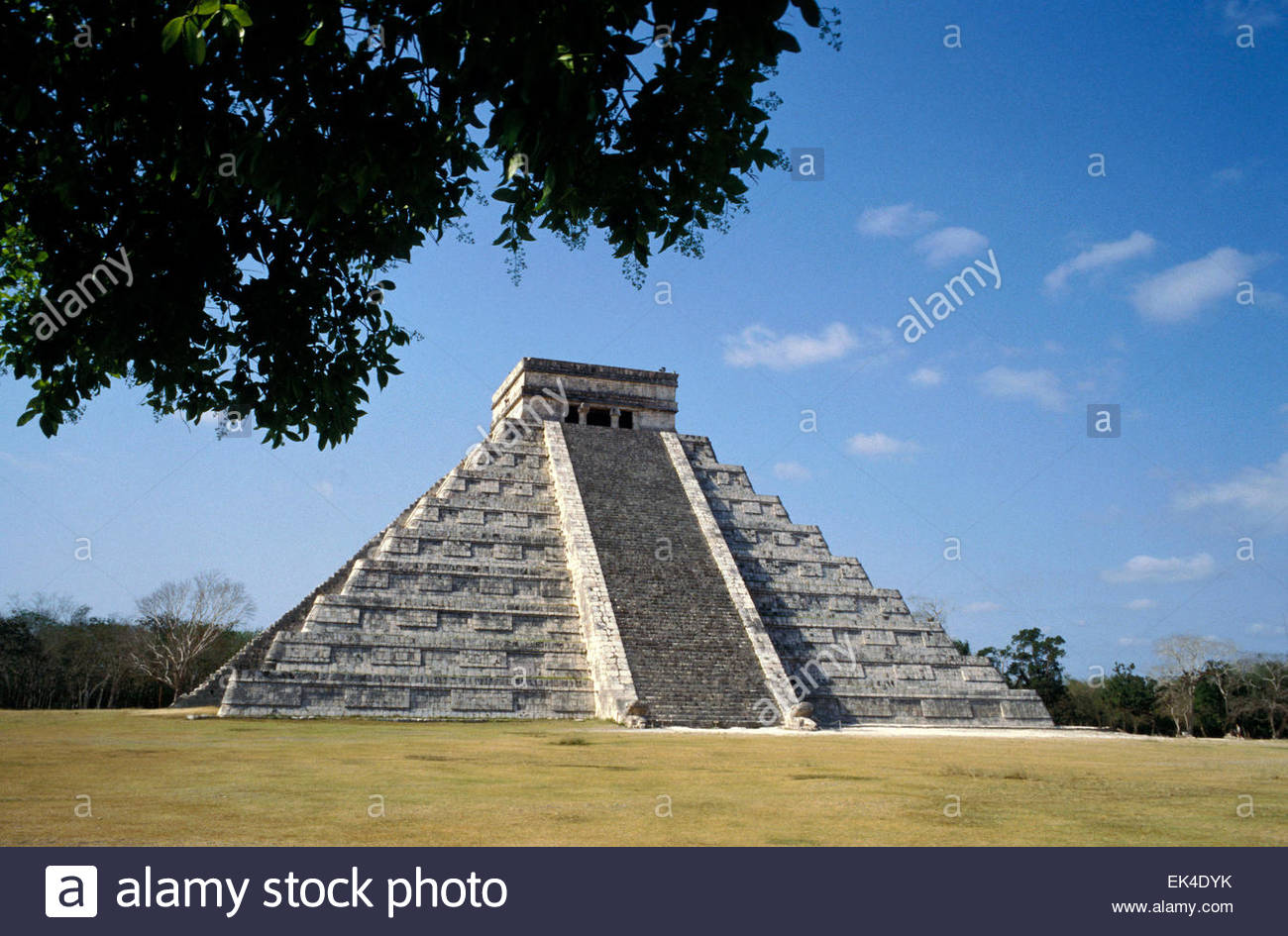 Kukulcan Pyramid Stock Photos Kukulcan Pyramid Stock Images Alamy kukulcan-pyramid-stock-photos-kukulcan-pyramid-stock-images-alamy