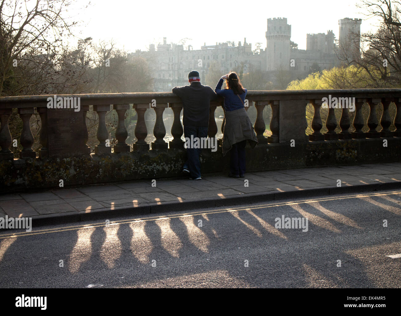 Warwick Rd Bridge People bridge parapet hi-res stock photography and images - Alamy