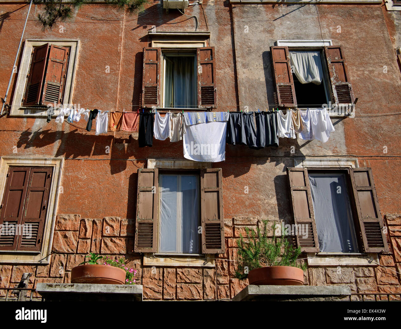Italy, Rome, Garbatella, old building facade Stock Photo - Alamy