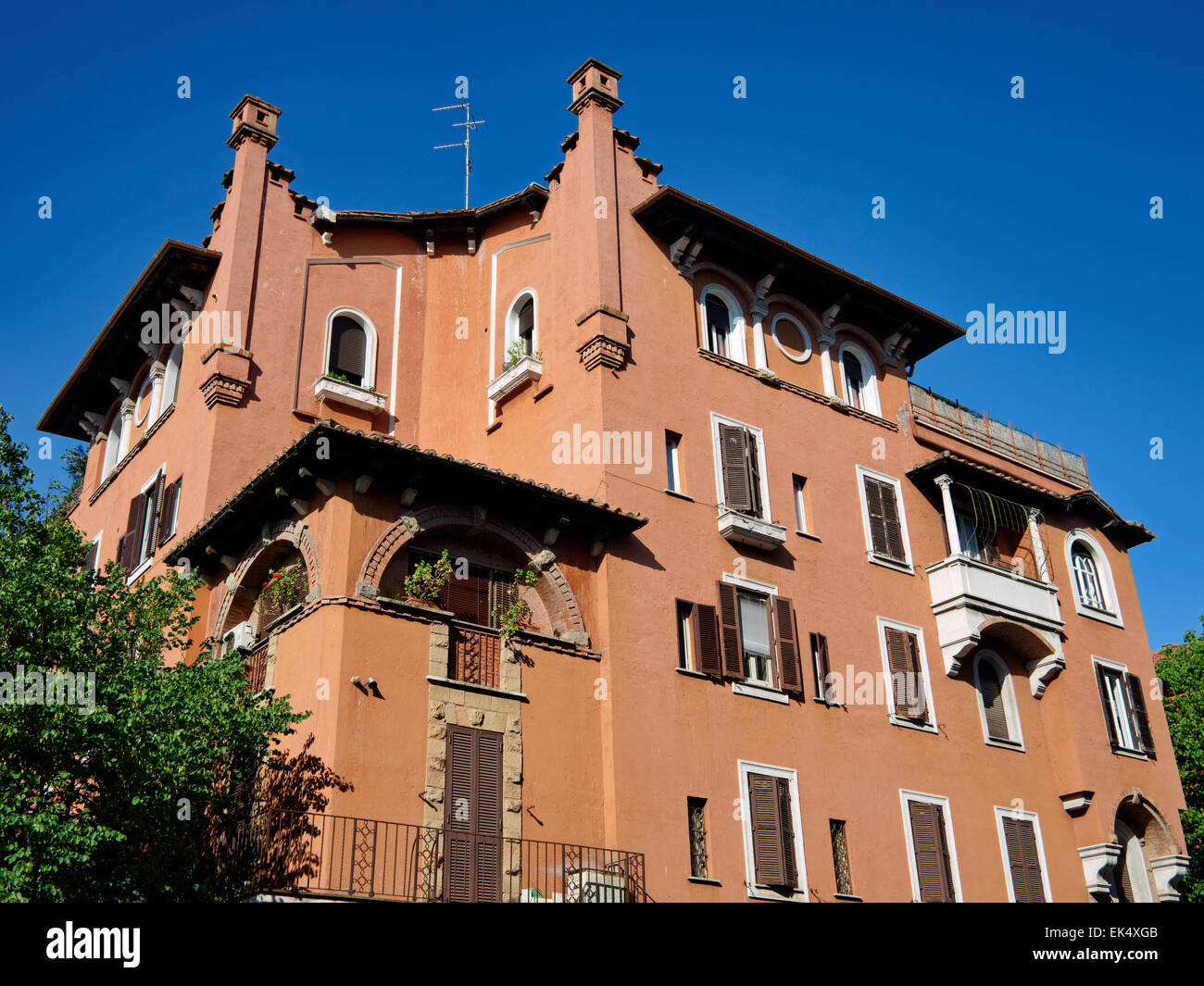 Italy, Rome, Garbatella, old building facade Stock Photo - Alamy