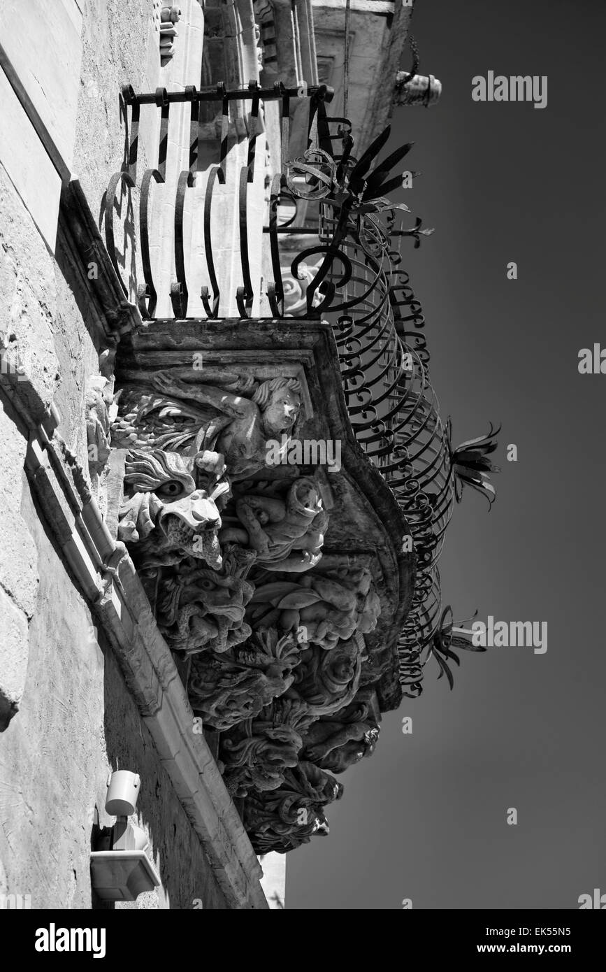 Historic baroque statues Black and White Stock Photos & Images - Alamy