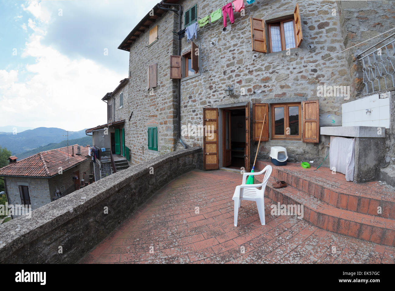 Old House Whit Terrace Quota Di Poppi Casentino Tuscany Stock Photo Alamy
