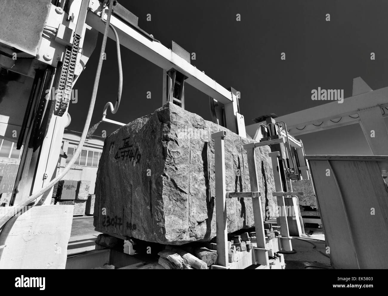 Italy, marble cutting factory industrial Stock Photo Alamy