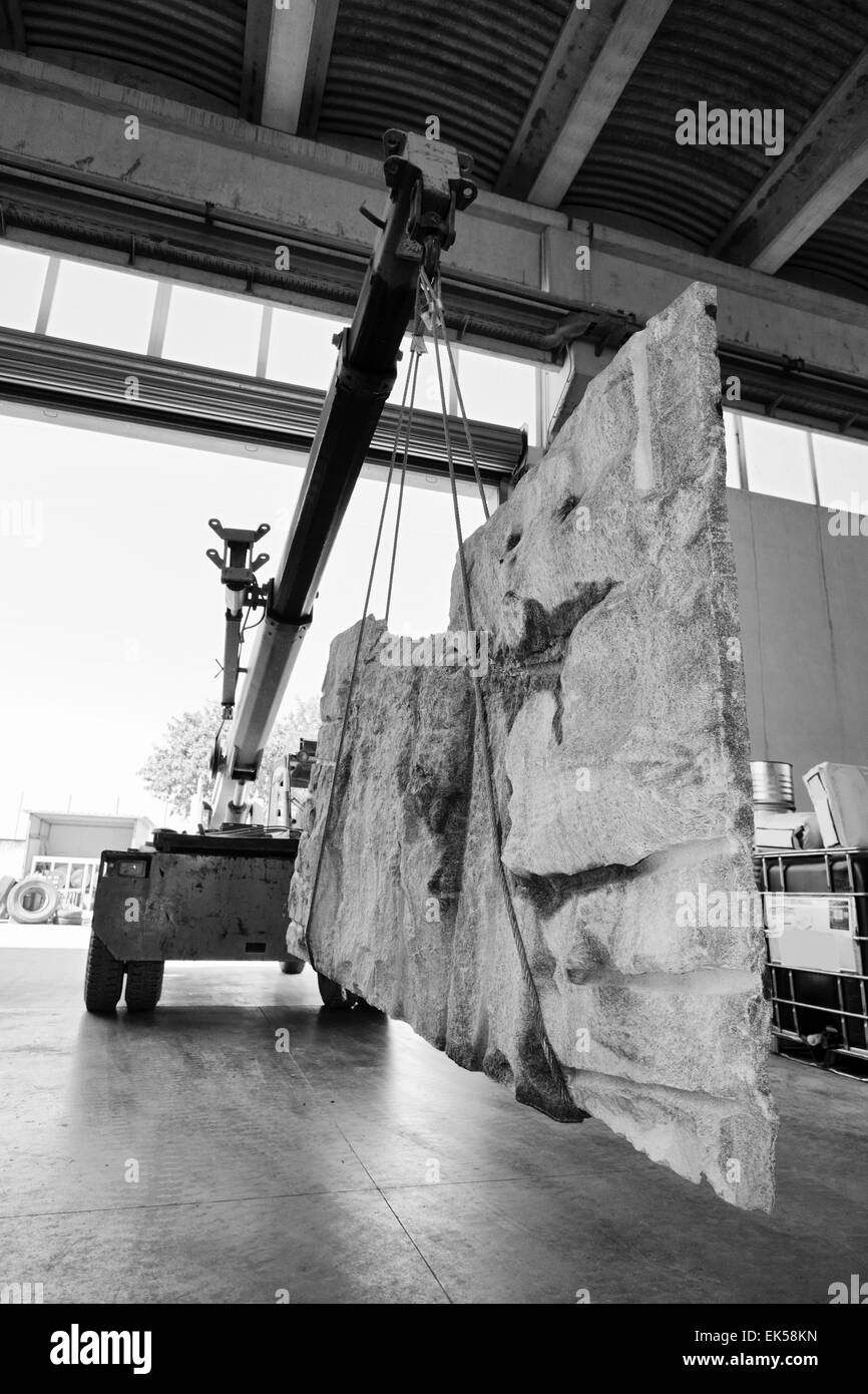 Italy, marble cutting factory industrial Stock Photo Alamy