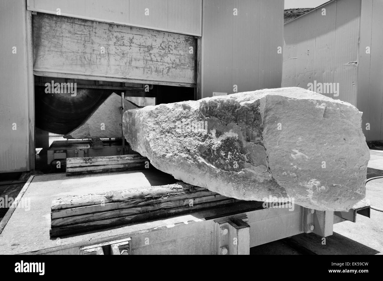 Italy, marble cutting factory industrial Stock Photo Alamy