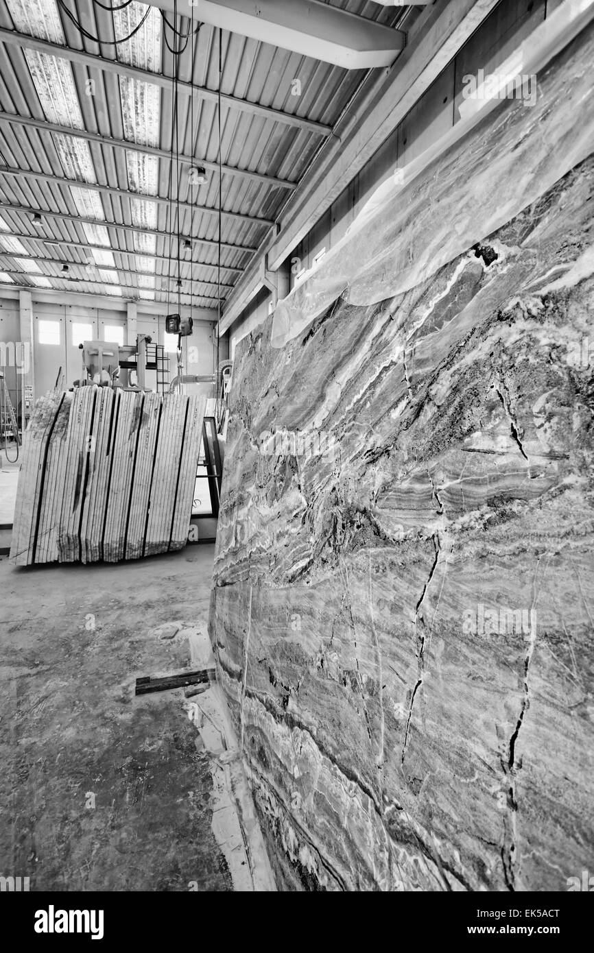 Italy, marble cutting factory industrial Stock Photo Alamy