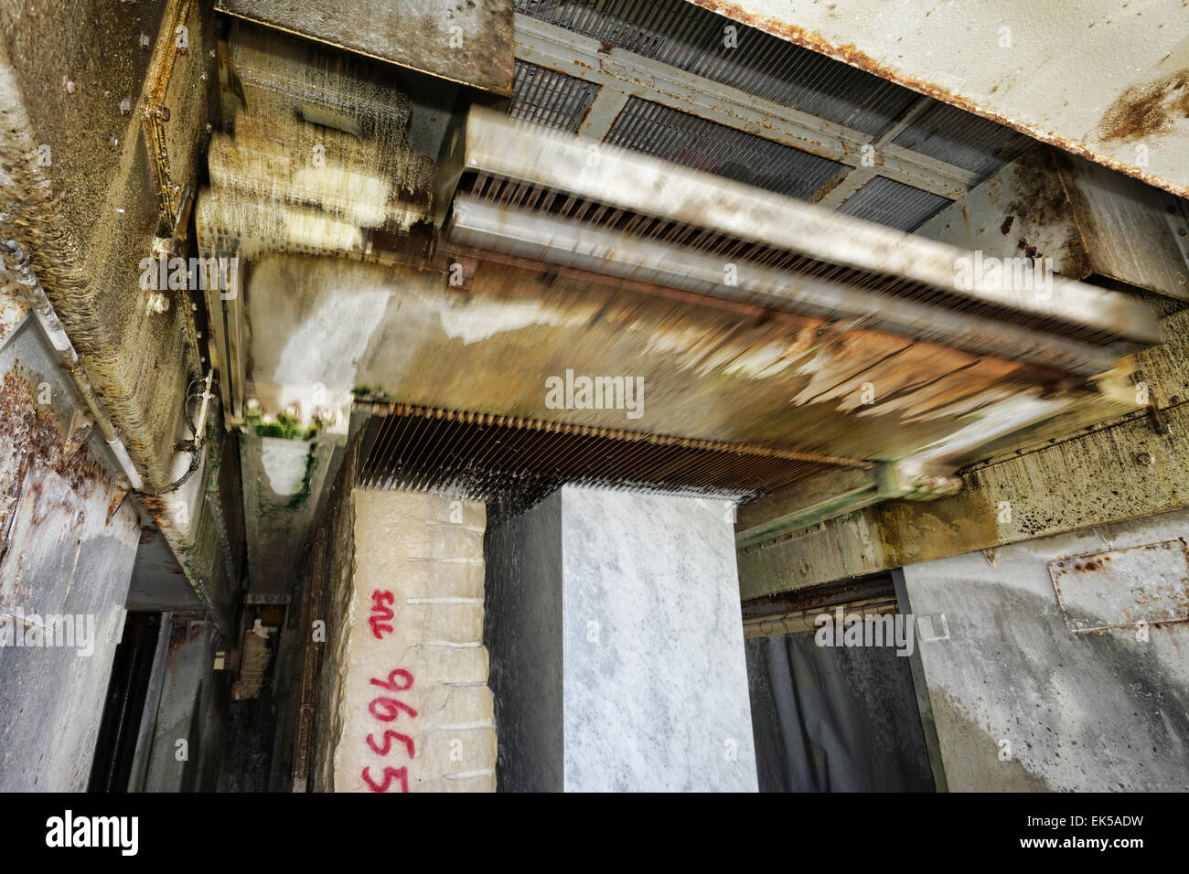 Italy, marble cutting factory industrial Stock Photo Alamy