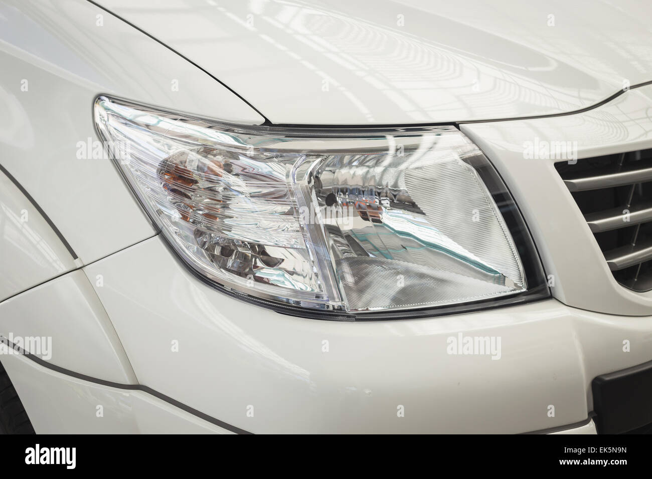 Why Are My Headlights Flickering? In The Garage With