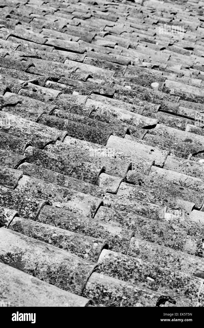 Italy, Sicily, countryside, old shingles on the roof of a stone house Stock Photo