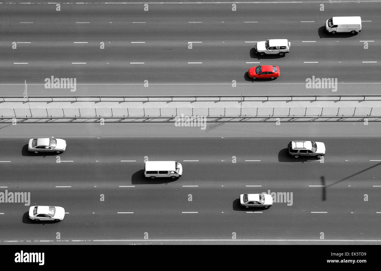 Overhead view of traffic on a highway in Dubai Stock Photo