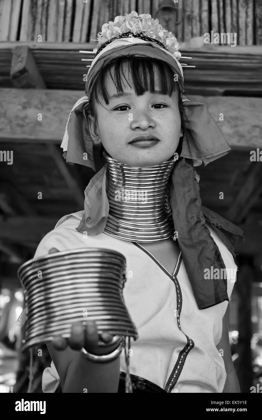 Thailand, Chiang Mai, Karen Long Neck hill tribe village (Kayan Lahwi ...