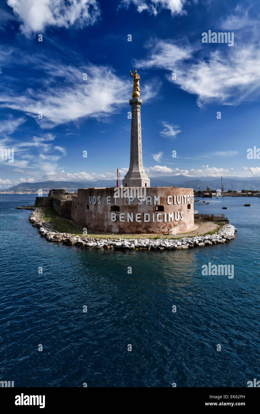 Golden statue maria madonna in hires stock photography and images Alamy