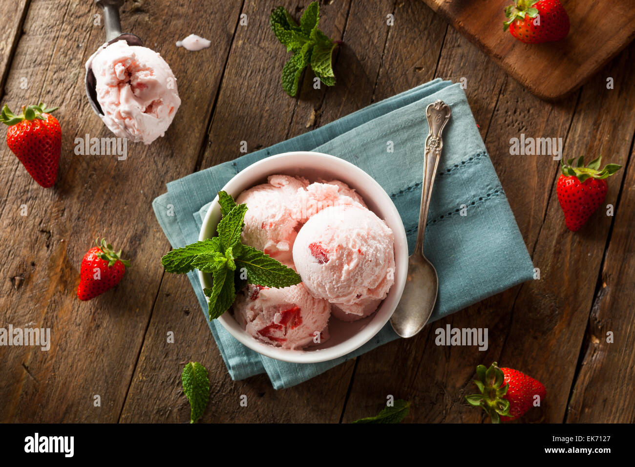 Cold Strawberry Ice Cream in a Bowl with Mint Stock Photo - Alamy