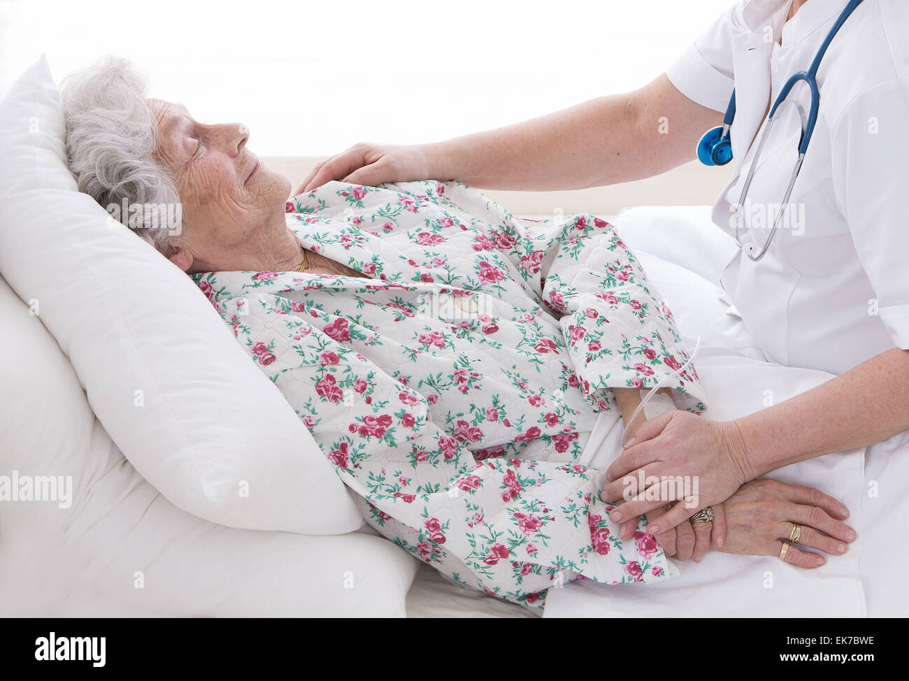 Old woman hospital bed asleep hires stock photography and images Alamy