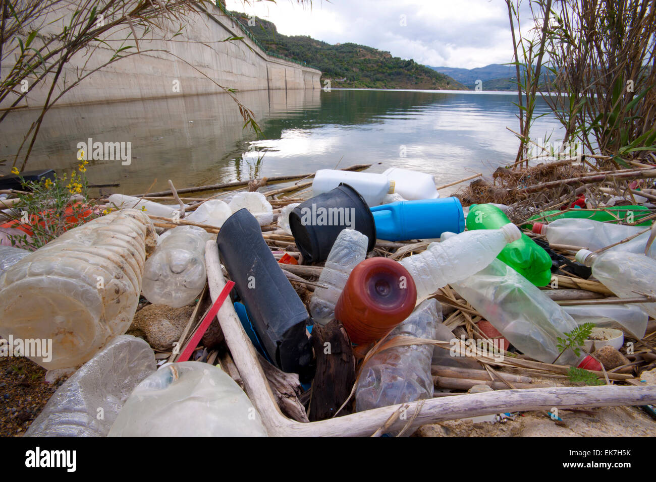 Plastic pollution river hi-res stock photography and images - Alamy