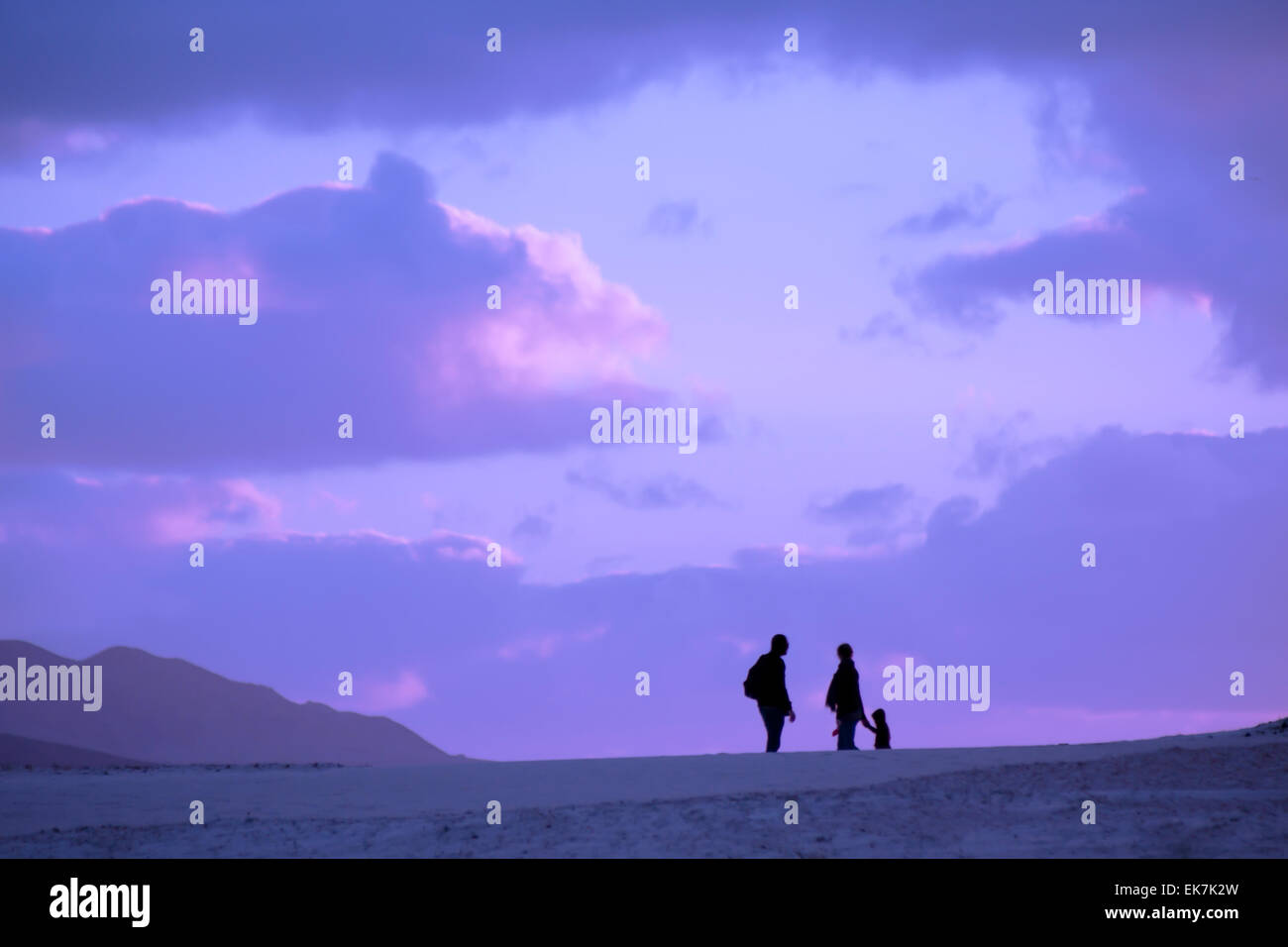 Happy family on vacation trip hi-res stock photography and images - Alamy