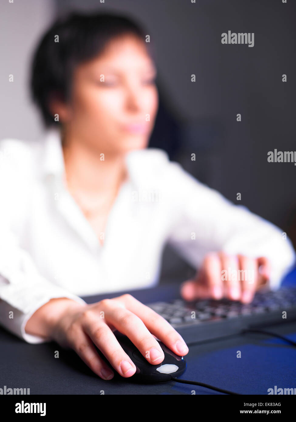 Woman typing on keyboard computer hi-res stock photography and images ...