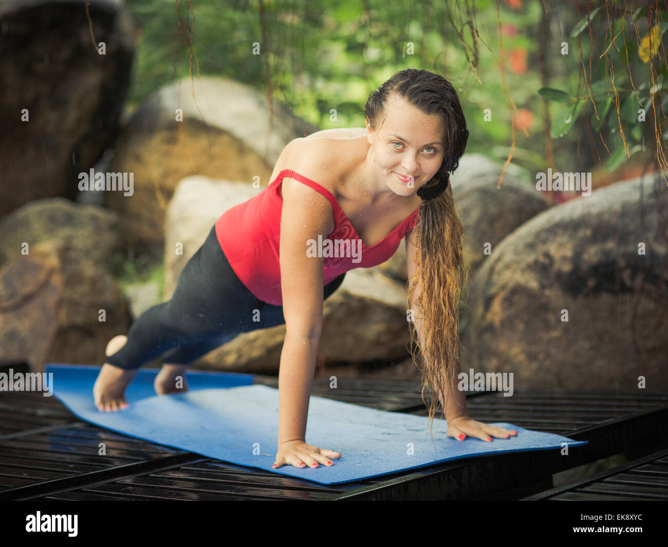 Outdoor yoga practice hi-res stock photography and images - Alamy