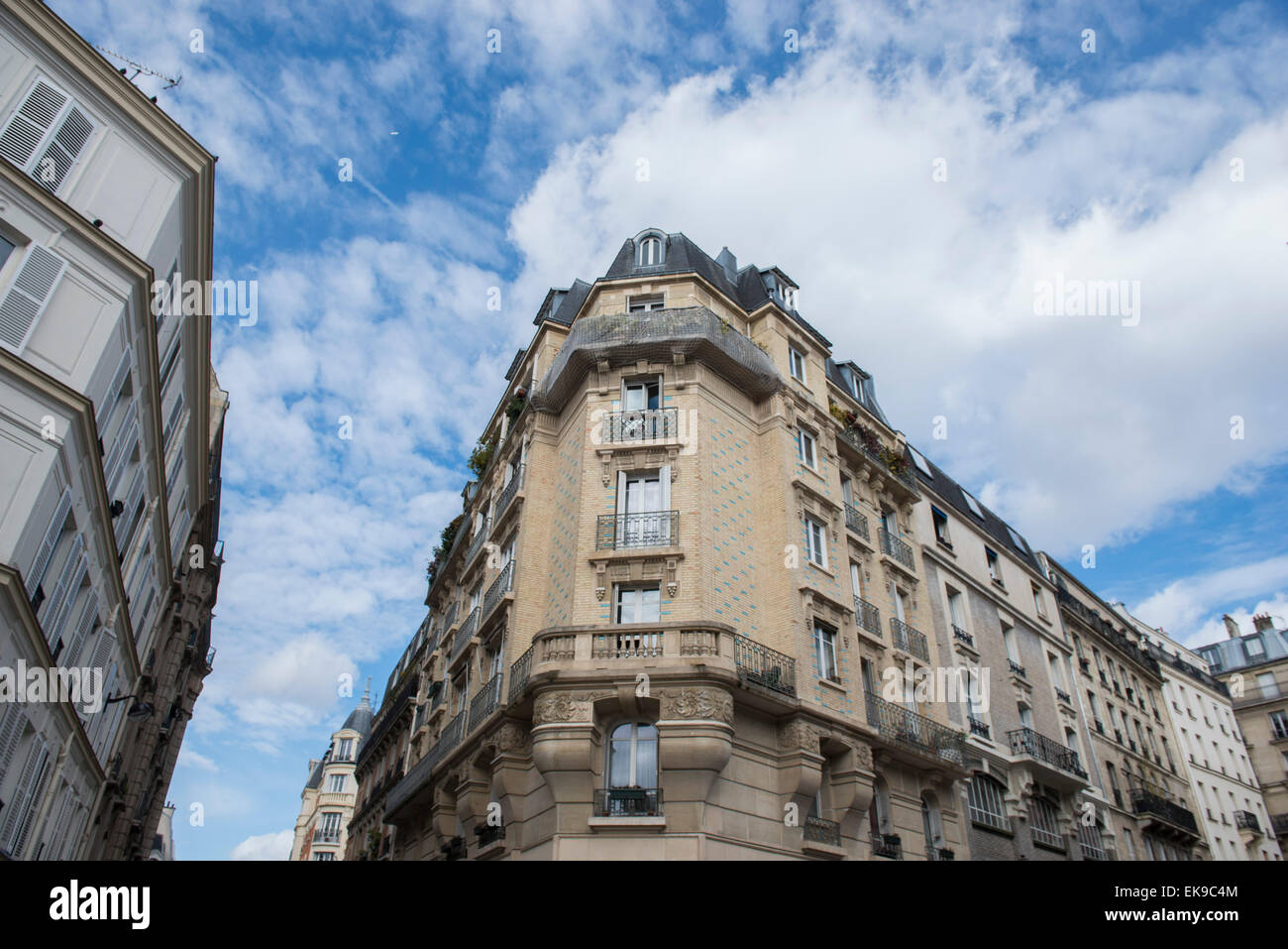 Buildings on Rue Lepic in Montmartre, Paris France EU Stock Photo