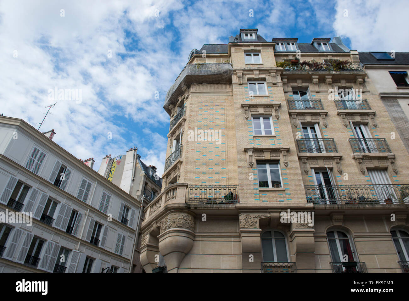Rue Lepic in Montmartre, Paris France EU Stock Photo