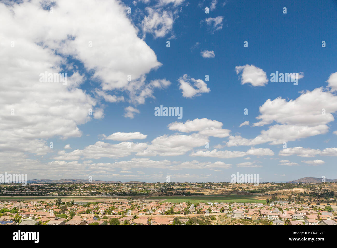 Contemporary suburban hi-res stock photography and images - Alamy