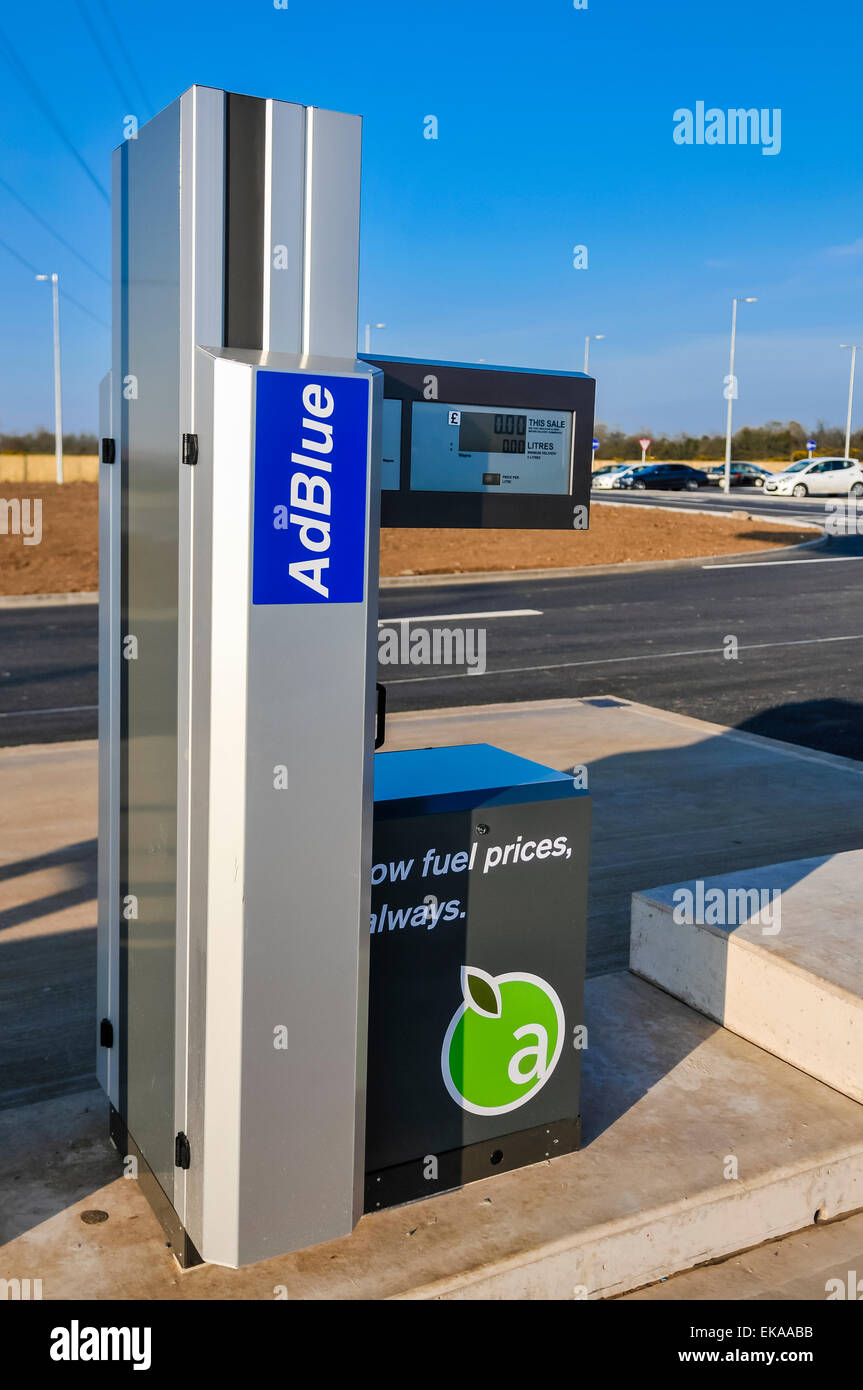 Newtownabbey, Northern Ireland. 8 Apr 2015 - Applegreen opens Northern Ireland's first ever motorway service station. Credit:  Stephen Barnes/Alamy Live News Stock Photo