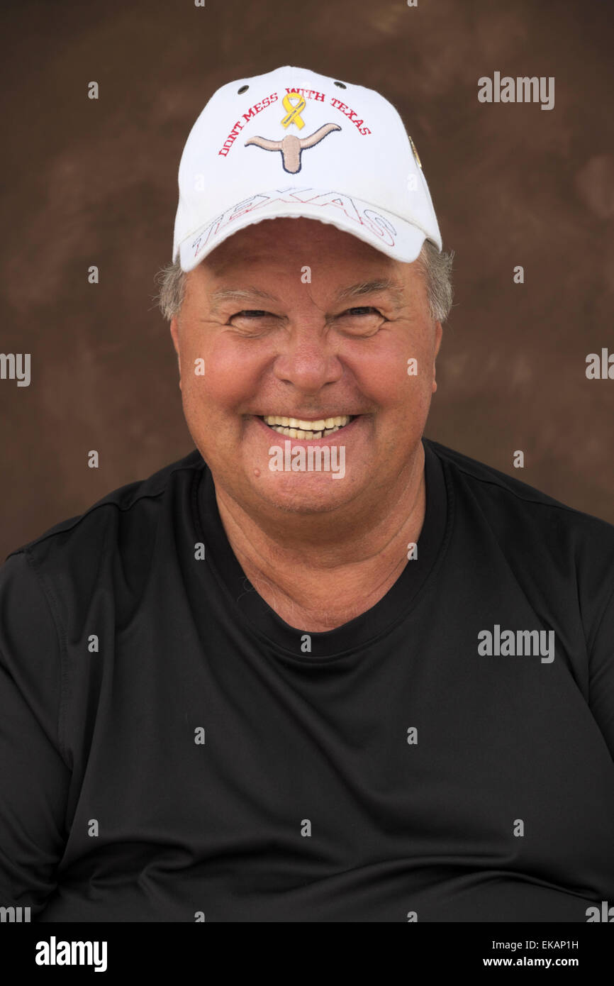 Portrait elderly caucasian old man hi-res stock photography and images ...