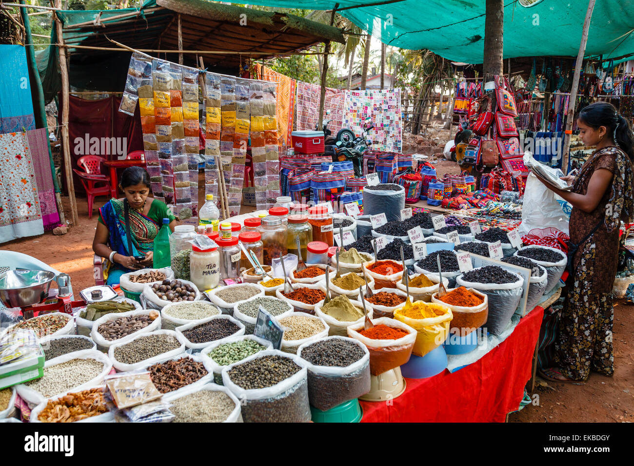 Spice shop at the Wednesday Flea Market in Anjuna, Goa, India, Asia