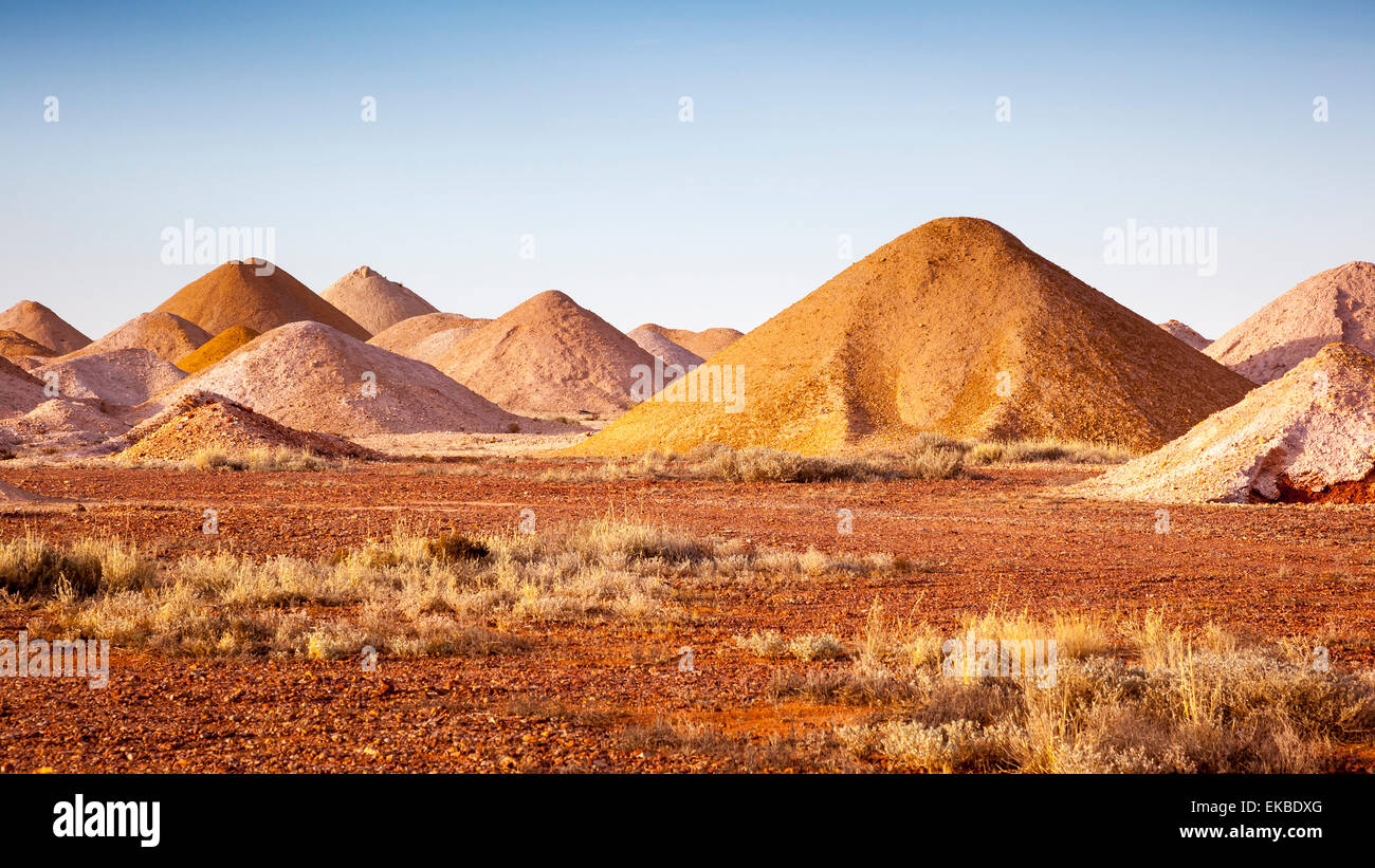 Coober pedy opal mining shaft danger hires stock photography and