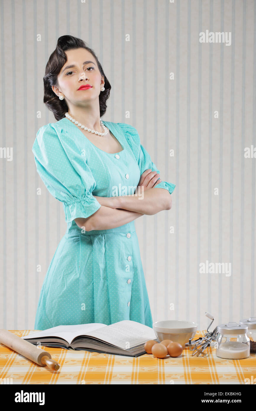 1950 housewife vintage hi-res stock photography and images - Alamy