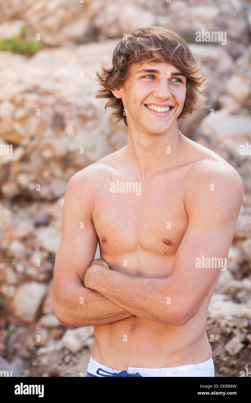 Handsome boy smile beach hi-res stock photography and images - Alamy
