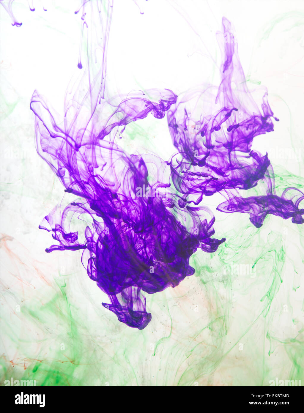 Ink in water hi-res stock photography and images - Alamy