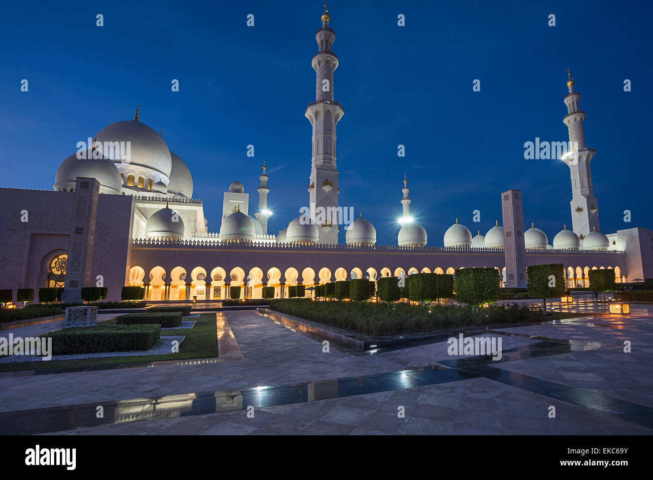 Sheikh Zayed Grand MOsque in Abu Dhabi Stock Photo