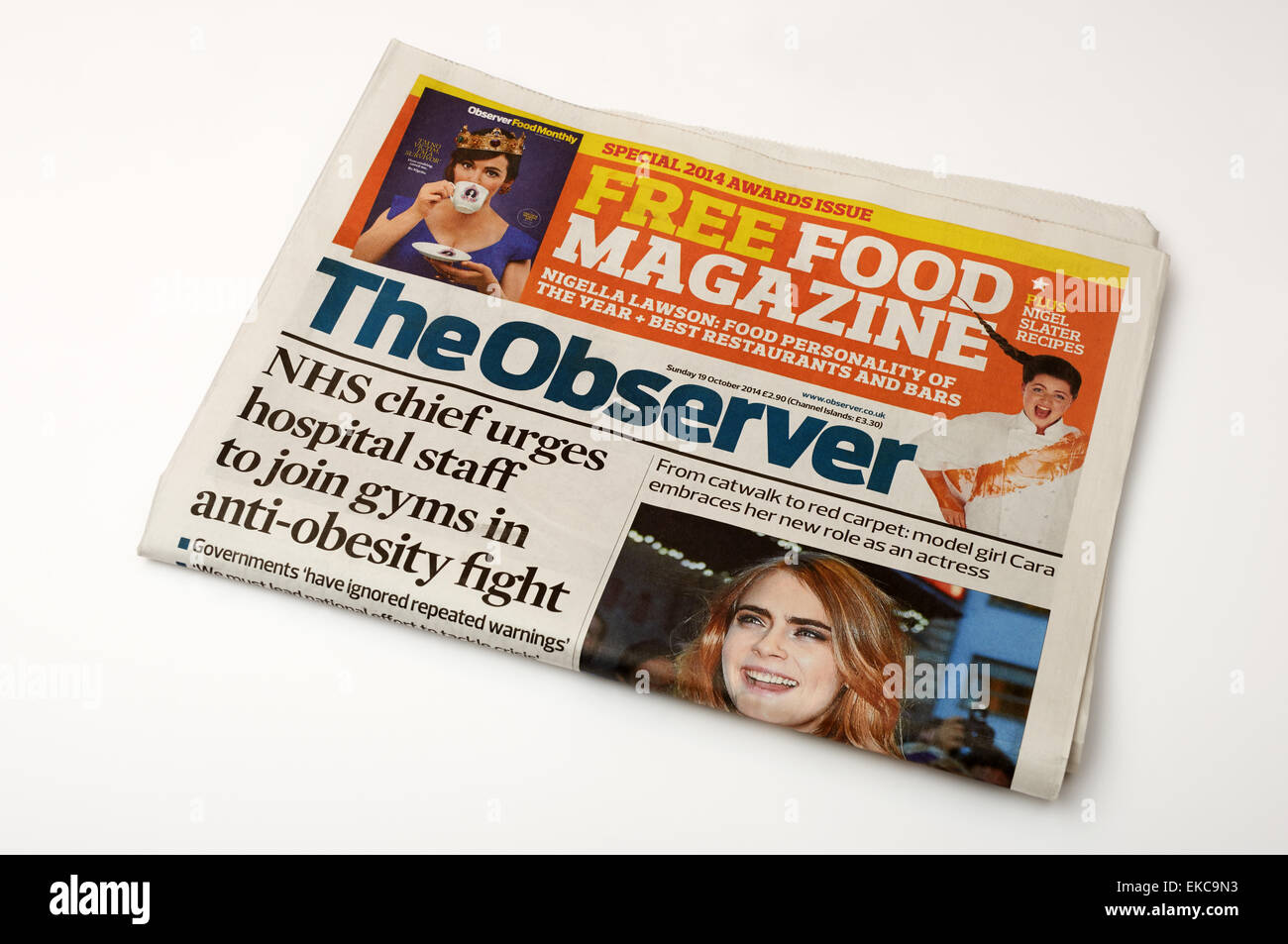 The Observer newspaper with headline NHS chief urges hospital staff to join gyms in anti-obesity fight Stock Photo