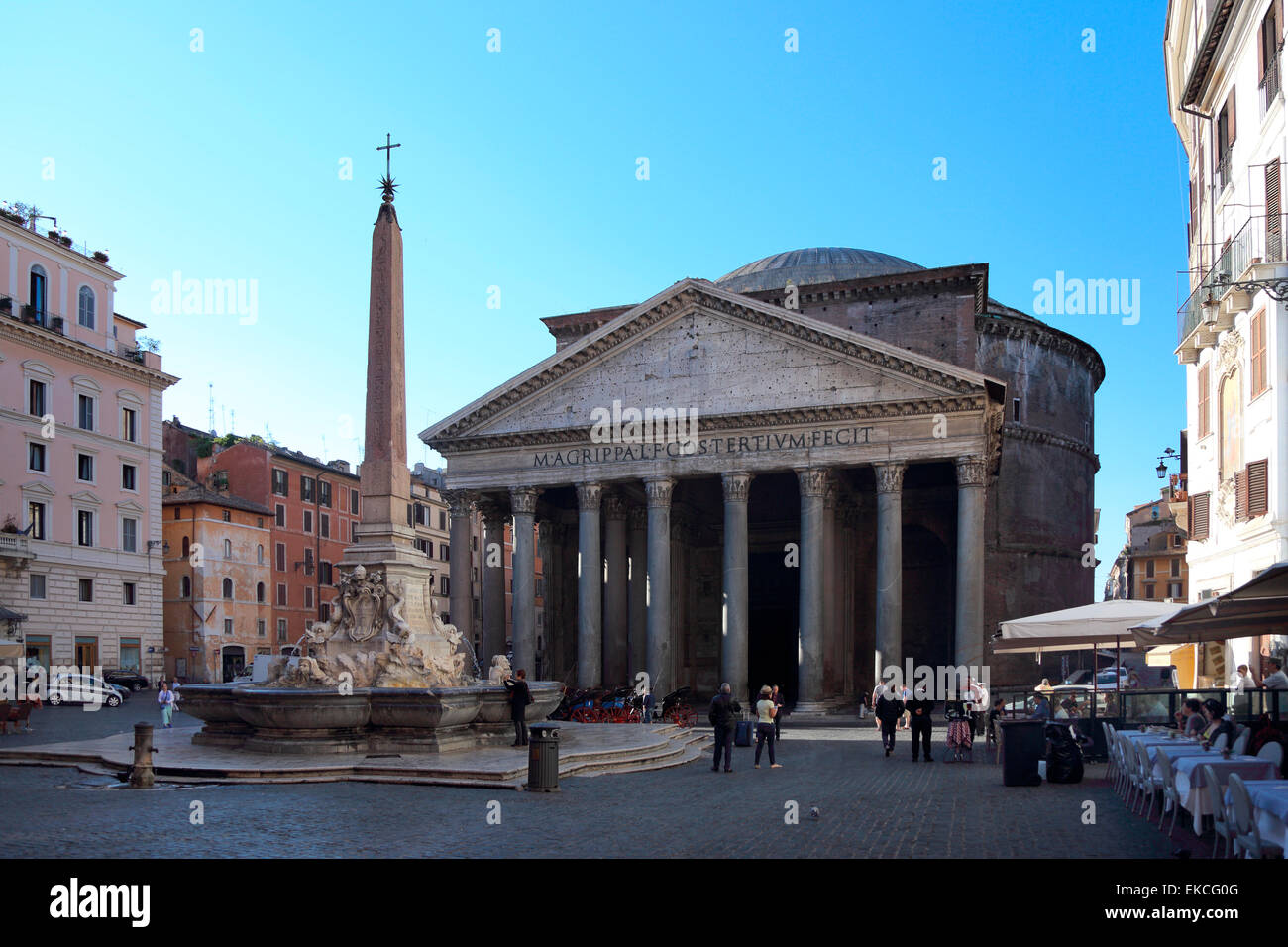 Piazza della rotonda roma hi-res stock photography and images - Alamy