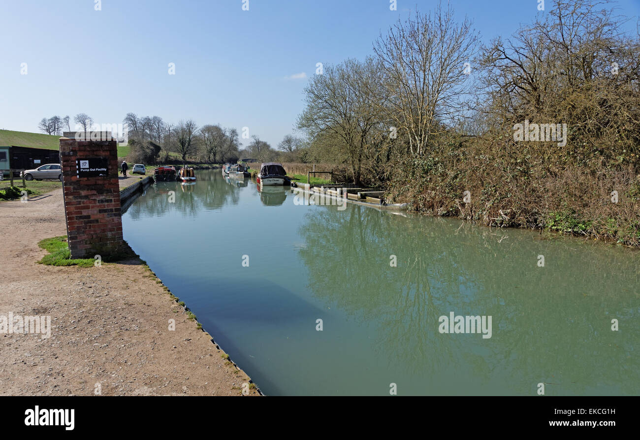 Kennet and Avon canal at Great bedwyn Stock Photo