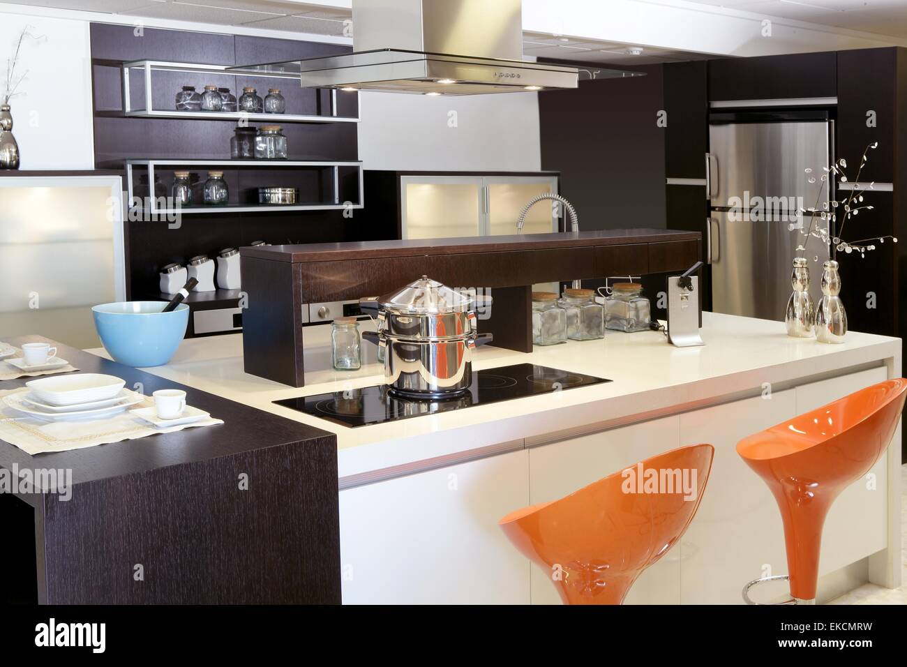 Brown wood kitchen modern stainless steel Stock Photo - Alamy