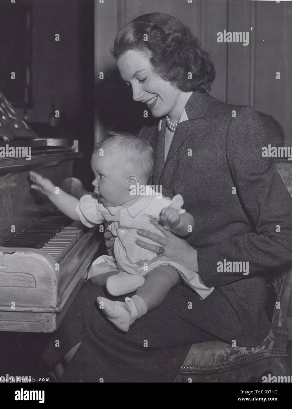 DEBORAH KERR with her daughter Melanie Jane.Supplied by Photos, inc. © Supplied By Globe Photos, Inc/Globe Photos/ZUMA Wire/Alamy Live News Stock Photo