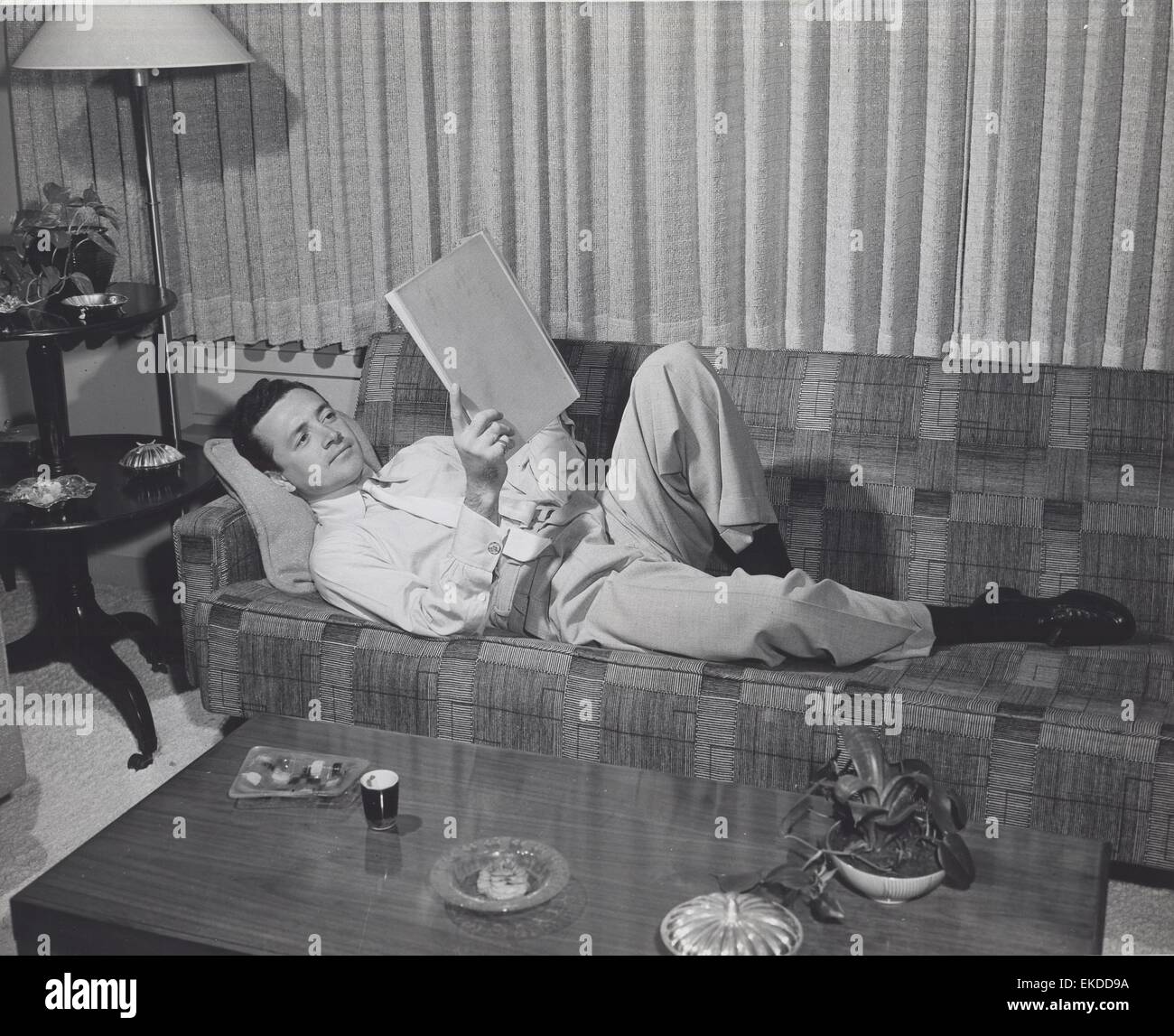 VIC DAMONE at home.Supplied by Photos, inc. © Supplied By Globe Photos, Inc/Globe Photos/ZUMA Wire/Alamy Live News Stock Photo