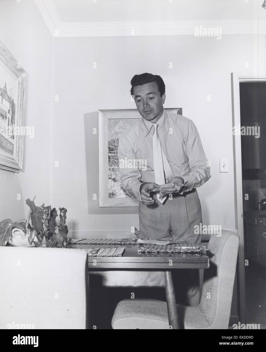 VIC DAMONE at home.Supplied by Photos, inc. © Supplied By Globe Photos, Inc/Globe Photos/ZUMA Wire/Alamy Live News Stock Photo
