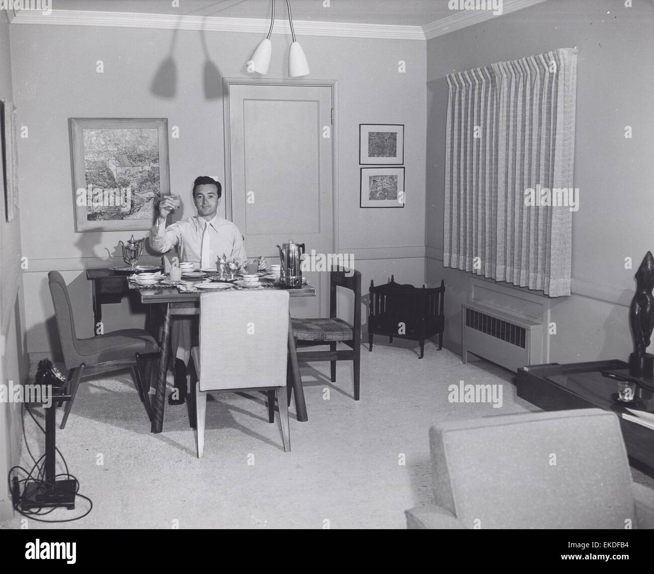 VIC DAMONE at home.Supplied by Photos, inc. © Supplied By Globe Photos, Inc/Globe Photos/ZUMA Wire/Alamy Live News Stock Photo