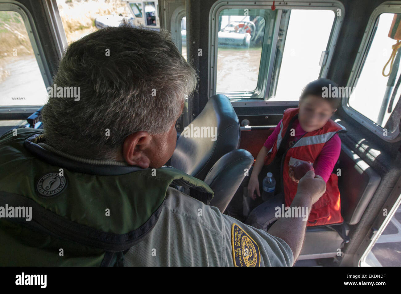 A Border Patrol Riverine Unit in South Texas rescues a stranded child ...