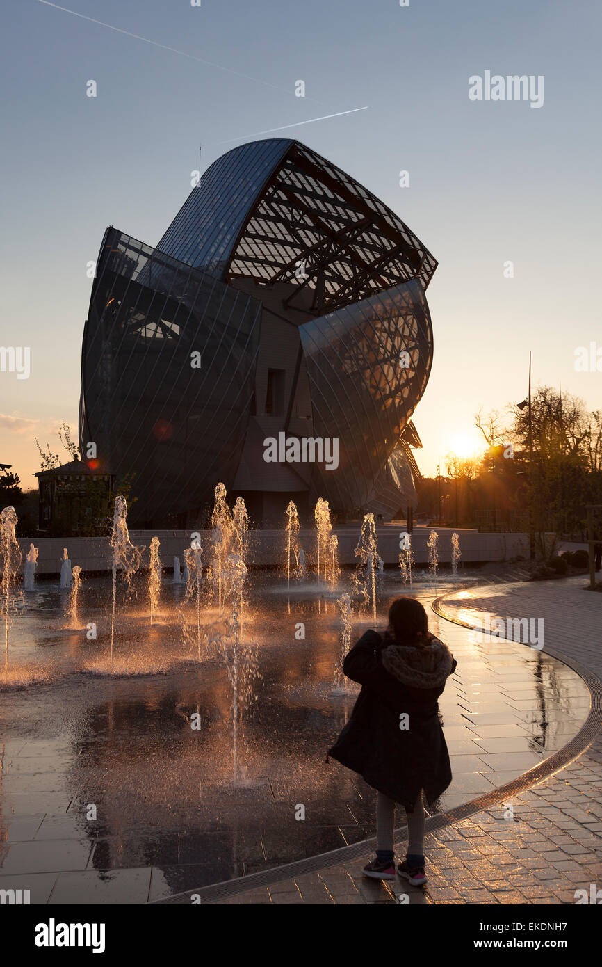 Louis Vuitton foundation, Bois de Boulogne, Paris, Ile-de-France, France Stock Photo