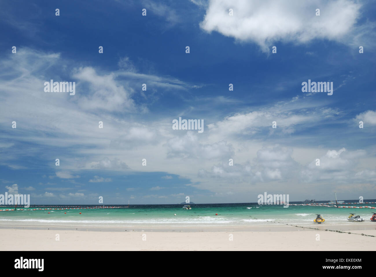 Tropical beach scene hi-res stock photography and images - Alamy