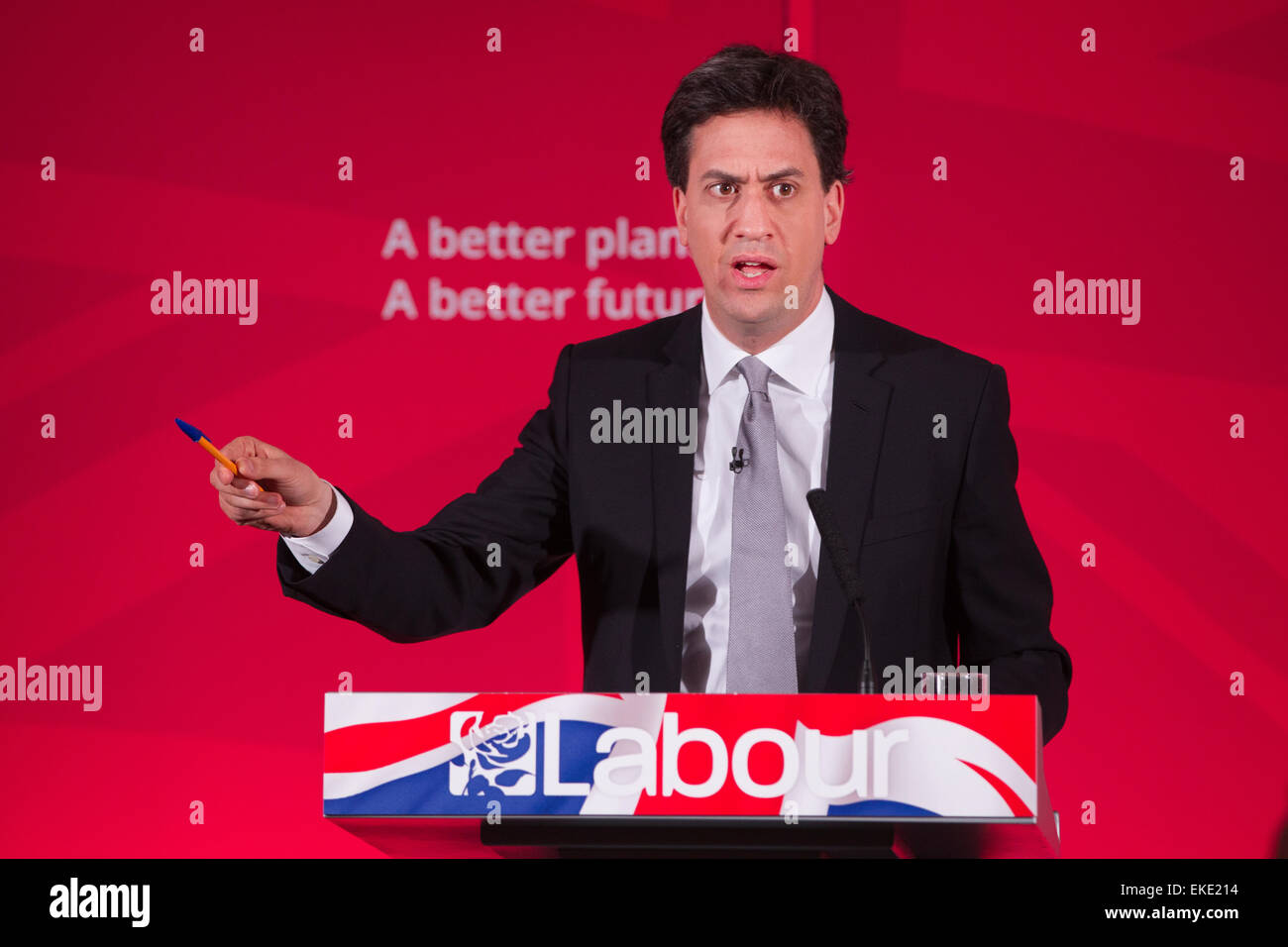 London, UK. 9th April, 2015. Election 2015: Labour launches education manifesto, Victoria, London, UK 9th April 2015 Ed Miliband, Labour Party Leader, today unveiled the Labour Election 2015 education manifesto Credit:  Jeff Gilbert/Alamy Live News Stock Photo