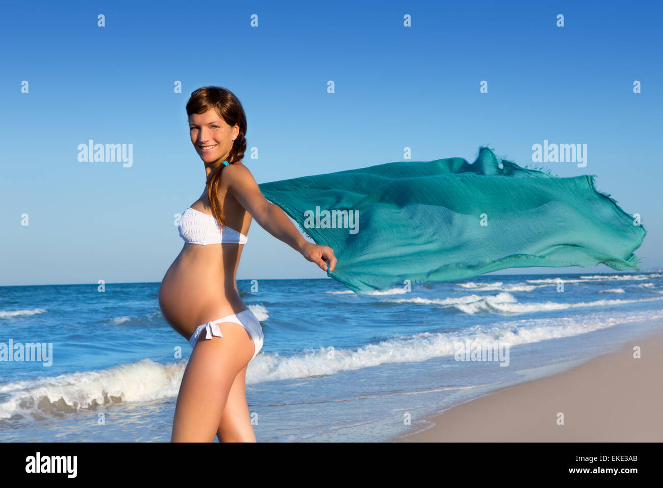Можно ли беременным загорать на солнце. Солнечные ванны с беременными. Беременность и загар.