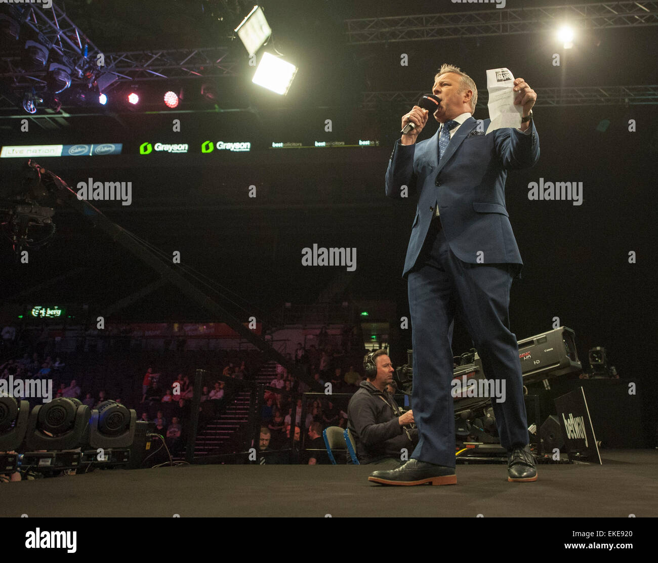 Pdc darts players hi-res stock photography and images - Alamy