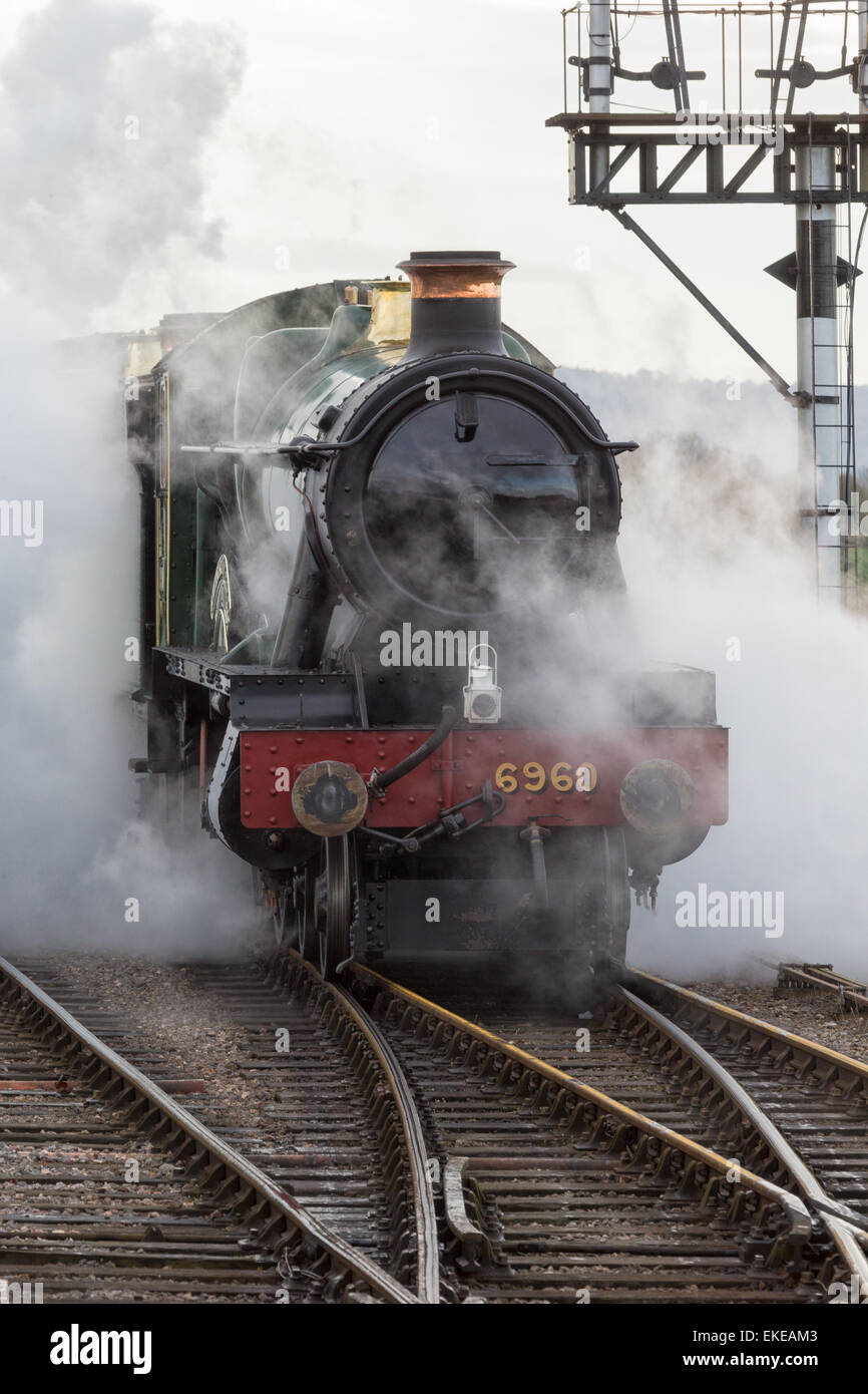 4936 Kinlet Hall and 6960 Raveningham Hall prepare the first train from